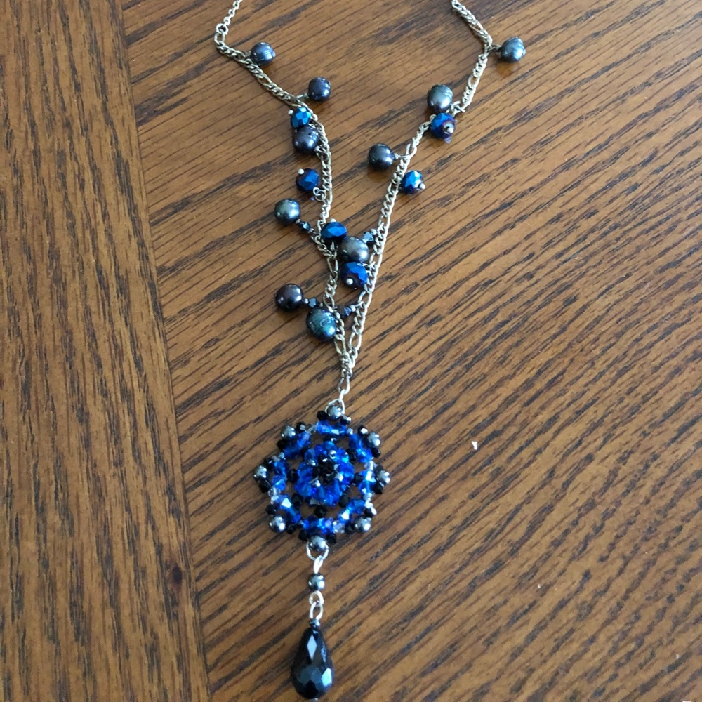 Beaded necklace in silver, blue and black